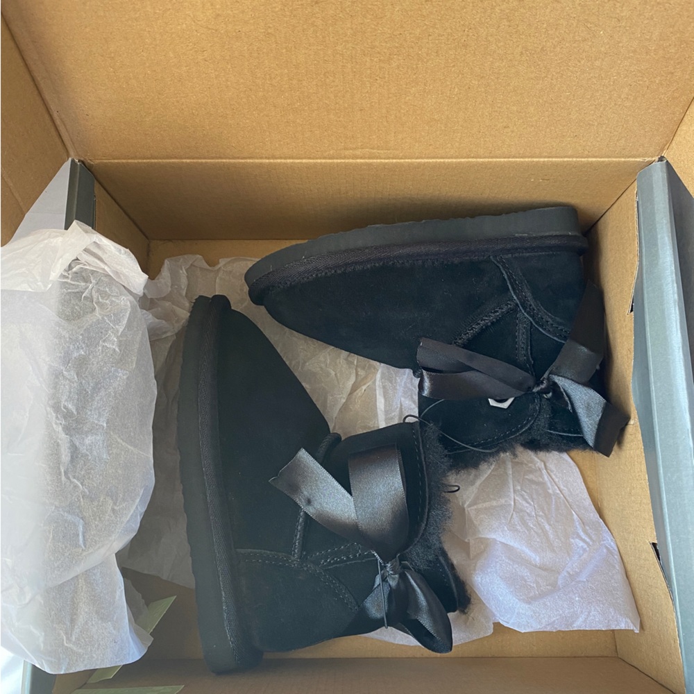 Pawz By Bearpaw Kids’ Genuine Suede Ankle Boots Size 10 Black Fall/Winter